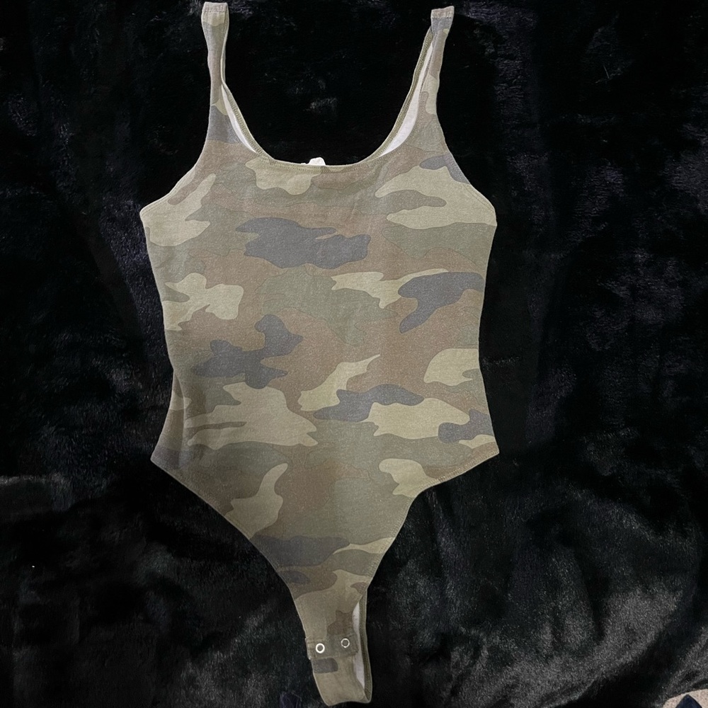 Garage thong bodysuit - size Small
